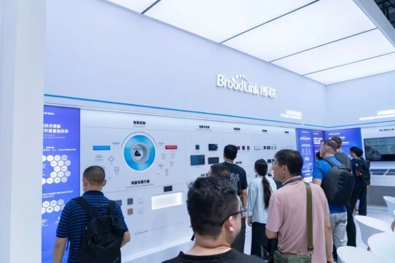 家装双轮驱动！博联智能闪耀光亚ag九游会登录商业照明与智慧(图5)